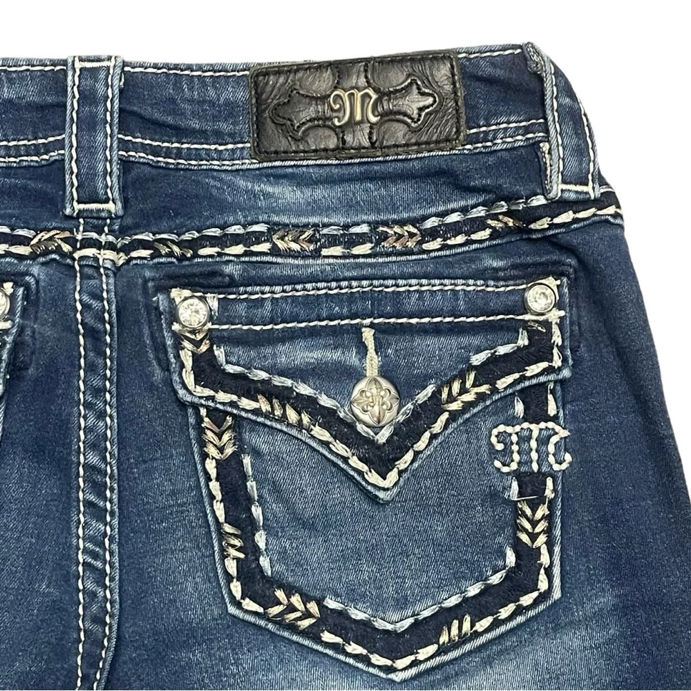 Miss Me Jeans Signature Capri Womens 26 Cuffed Flap Pocket Dark Wash Embellished - Picture 3 of 9